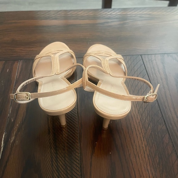 Stuart Weitzman Nude Heels - 7 - Picture 2 of 5